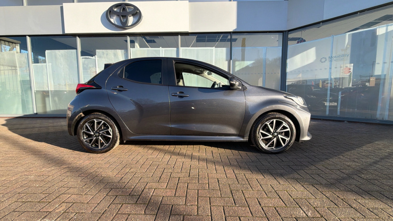 Toyota Yaris 1.5 Hybrid Design 5dr CVT Hybrid Hatchback